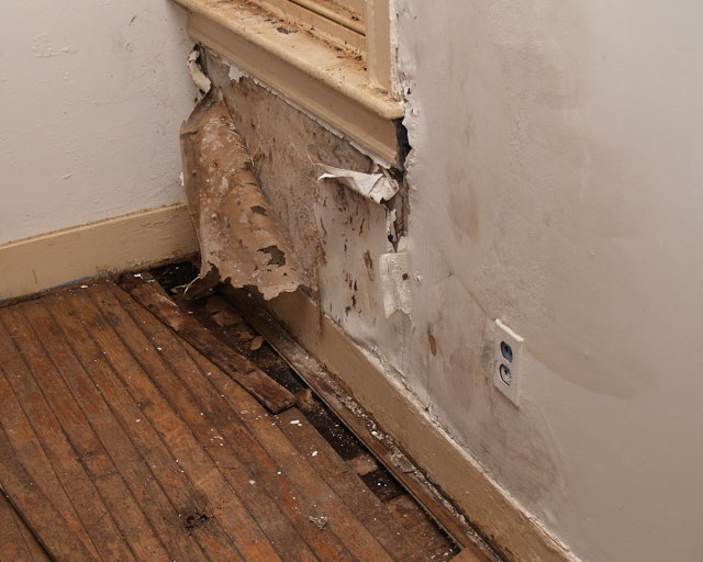 commercial water damage cleanup